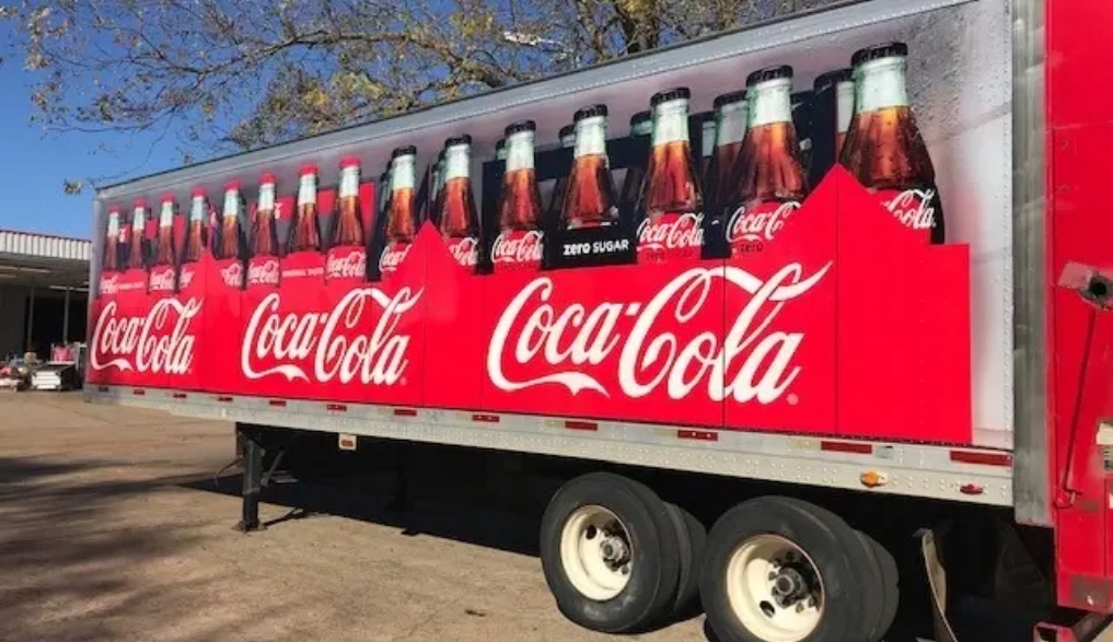 van_trailer_coca_cola